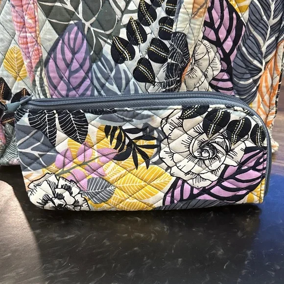 Vera Bradley, Palm Floral, Vibrant Quilted Floral Accessory Set - Picture 16 of 16